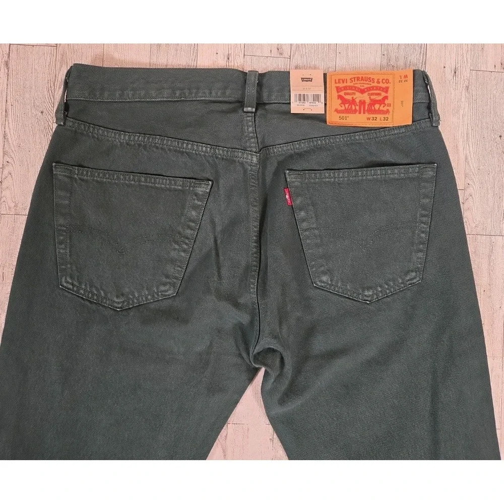 Levi's 501 Mens Jeans 32x32 Sits at Waist Relaxed Thigh Straight Leg GREEN
